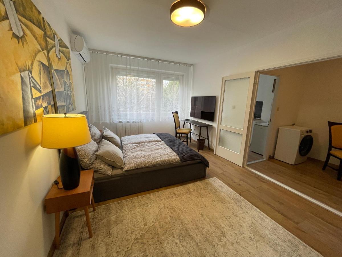 Le Petit Leisure Apartamento Budapest Exterior foto